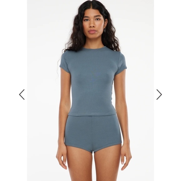 LACAUSA Quincy Baby Tee in Steel Size XS - Picture 3 of 8